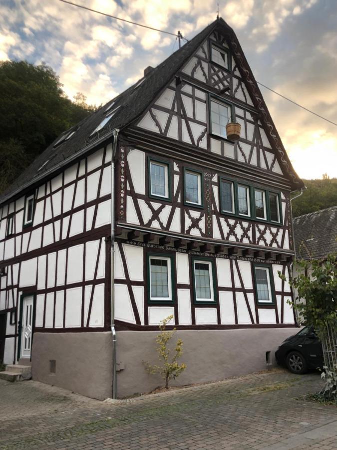 Schoene Ferienwohnung Gewoelbekeller Fachwerkhaus Бахарах Экстерьер фото